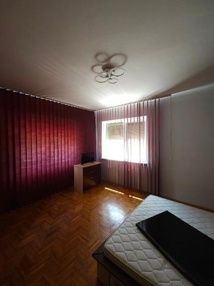 Casă individuală cu 3 camere cu Canalizare în Girocului