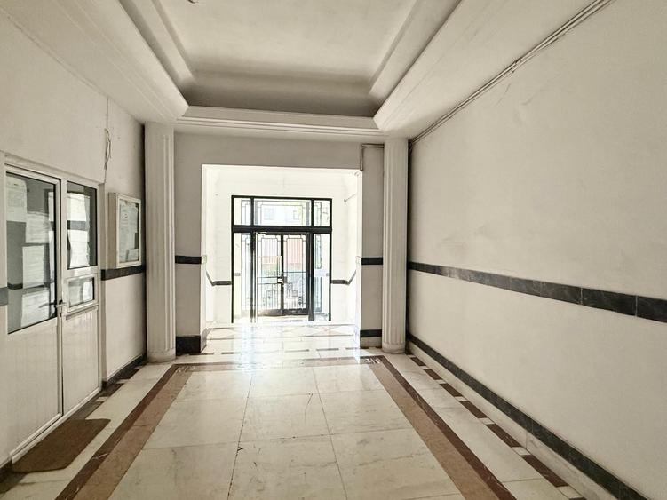 Apartament cu 6 camere semidecomandat în Calea Victoriei