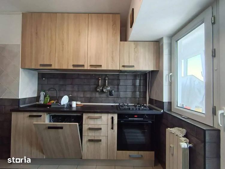 Apartament cu 3 camere decomandat, mobilat în Aviatorilor