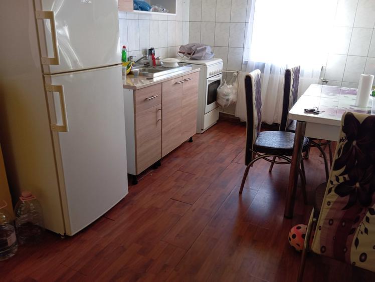 Apartament cu 2 camere decomandat în Craiovița Nouă