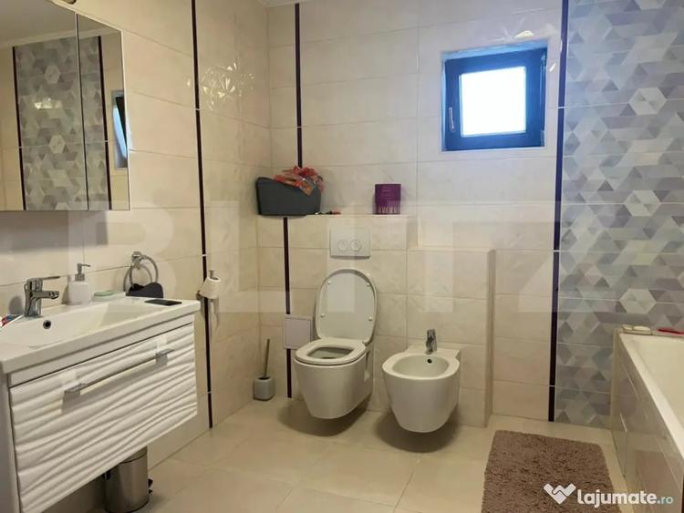 Casă cu 5 camere cu Teren 500 Mp în Sângeorgiu de Mureș