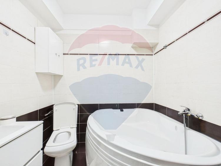 Apartament cu 3 camere semidecomandat, mobilat în Jiului