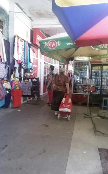 Spațiu comercial, de 45 mp, în Titan