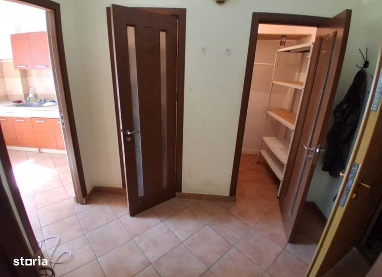 Apartament cu 2 camere semidecomandat în Piața Unirii