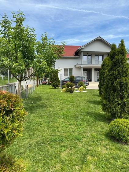 Casă individuală cu 4 camere cu Canalizare în Hidișelu de Jos