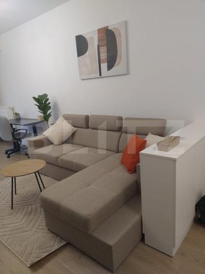 Apartament cu 2 camere semidecomandat, mobilat în Central