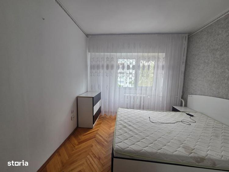 Apartament cu 3 camere decomandat în Dacia