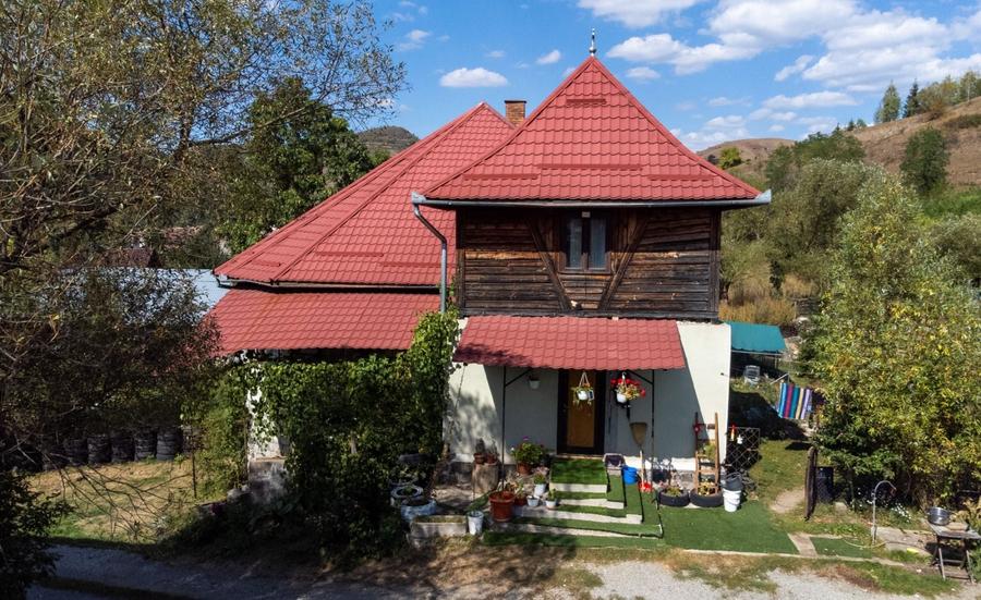 Casă cu 4 camere în Exterior Sud