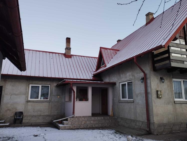 Casă cu 4 camere cu Teren 12 Mp în Central