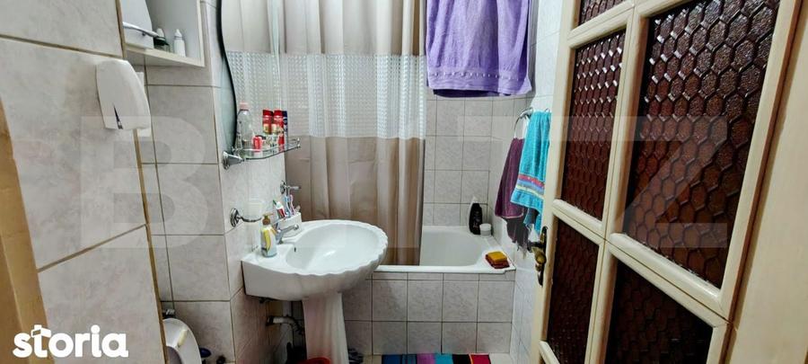 Apartament cu 4 camere decomandat în Central