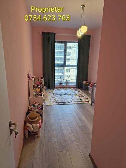 Apartament cu 3 camere semidecomandat în Titan