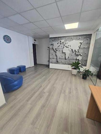 Apartament cu 4 camere decomandat în Central