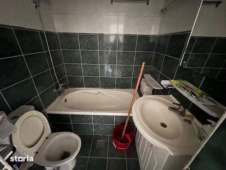 Apartament cu 2 camere semidecomandat, mobilat în Romană