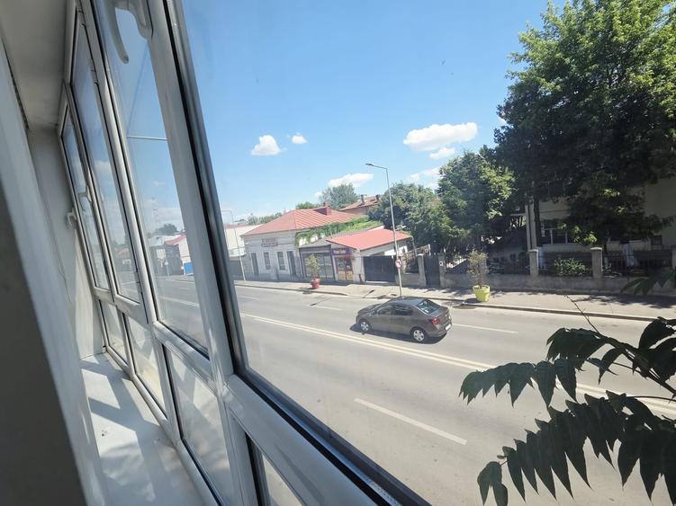 Birou, de 210 mp, în Central