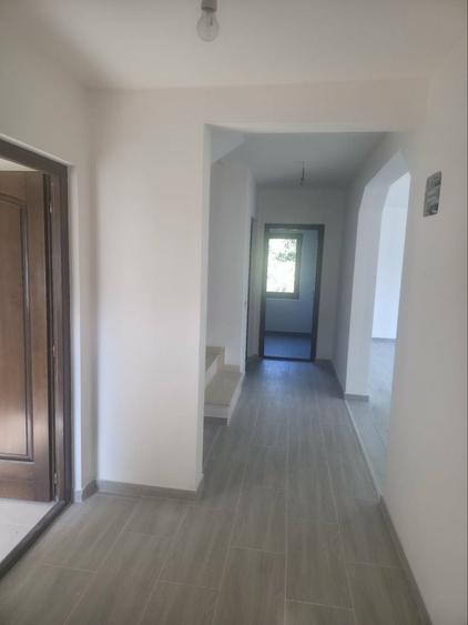 Casă cu 4 camere în Poienile Zagrei