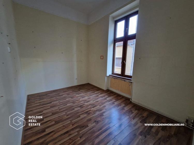 Apartament cu 3 camere semidecomandat în Ultracentral