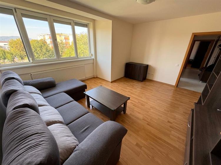 Apartament cu 2 camere decomandat în Triaj