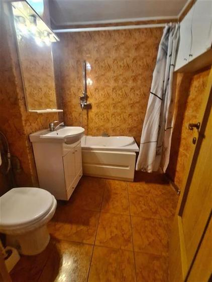 Apartament cu 3 camere decomandat, mobilat în Răcădău