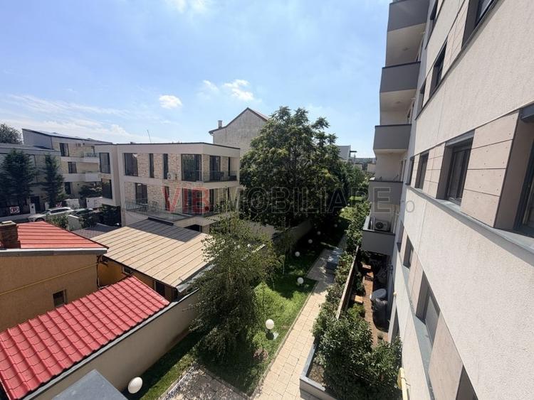 Apartament cu 3 camere decomandat în Grivița