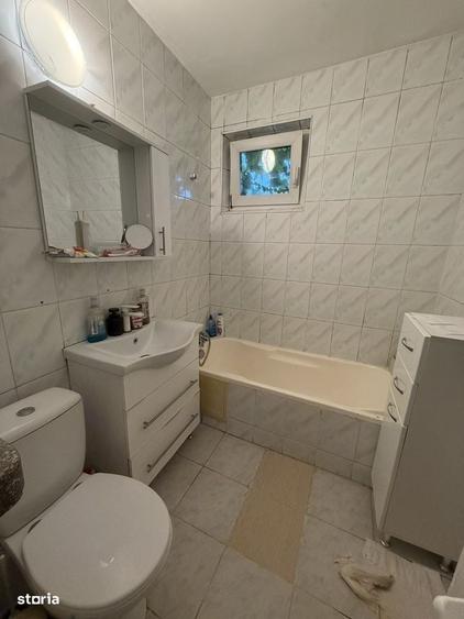 Apartament cu 3 camere semidecomandat în Gara de Nord