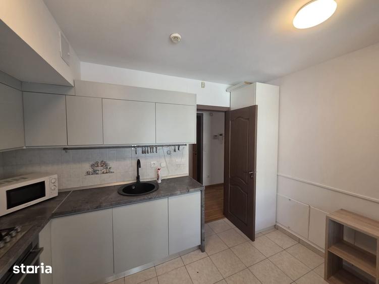 Apartament cu 4 camere în Băneasa