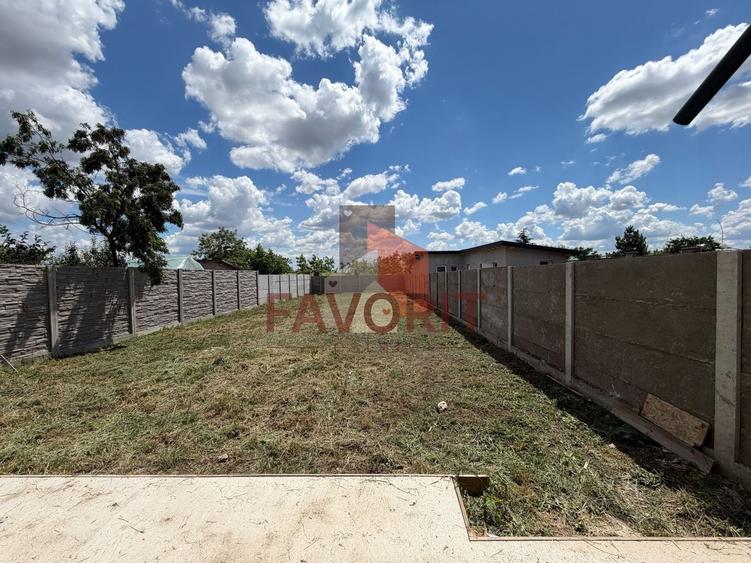Casă individuală cu 3 camere cu Canalizare în Sânandrei