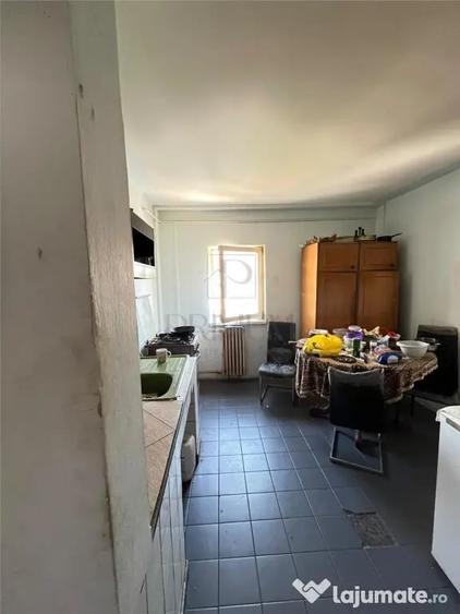 Apartament cu 2 camere semidecomandat în Dâmbovița