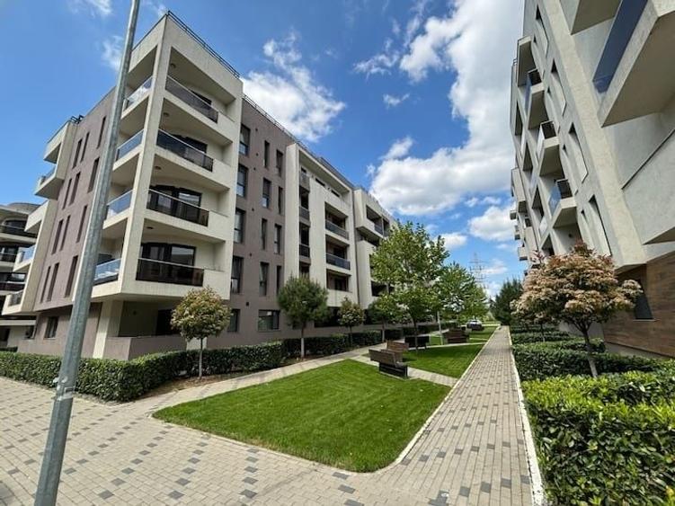 Apartament cu 3 camere decomandat în Exterior Vest
