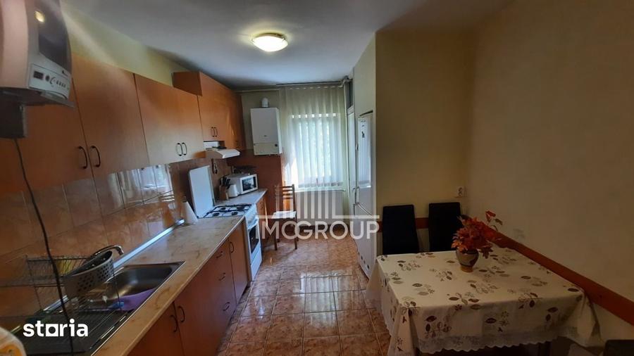Apartament cu 3 camere, mobilat în Între Lacuri