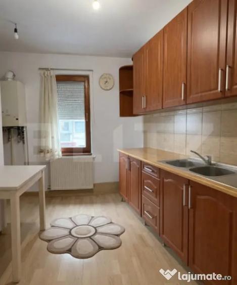 Apartament cu 3 camere decomandat în Sângeorgiu de Mureș