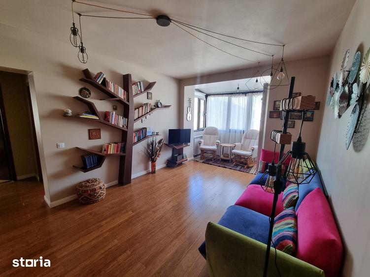 Apartament cu 3 camere în Vatra Luminoasă