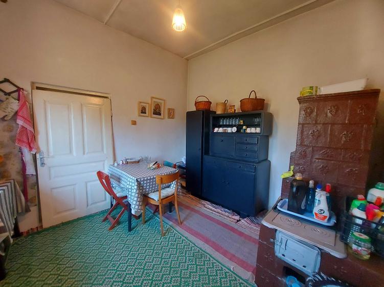 Casă cu 4 camere în Coconi