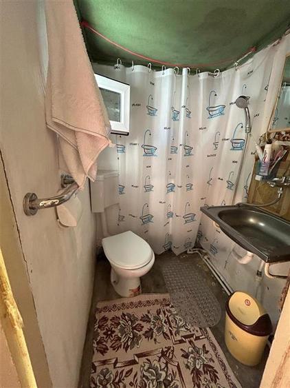 Casă cu 3 camere cu Canalizare în Central
