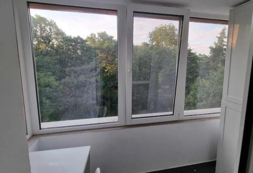Apartament cu 3 camere semidecomandat, mobilat în Parcul Circului