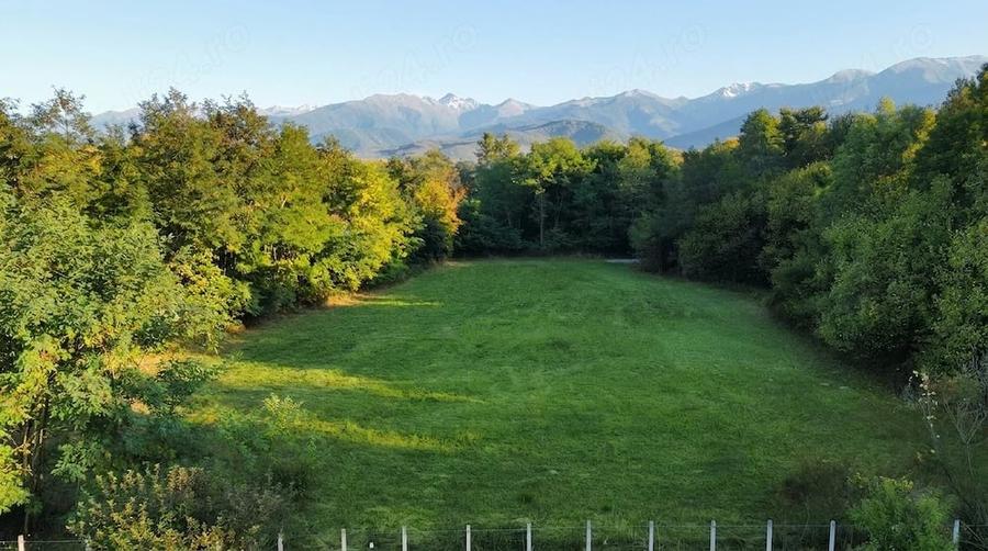 Teren de 2000 mp, în Central