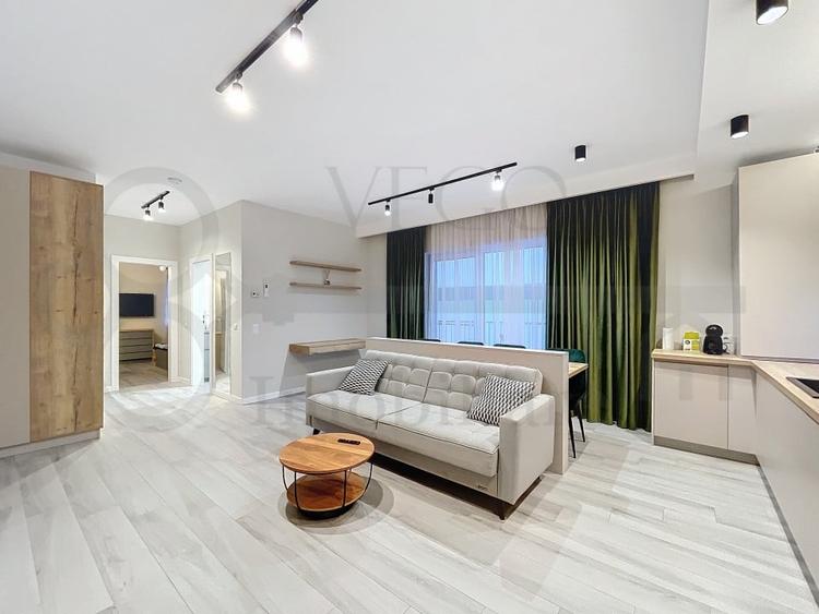 Apartament cu 2 camere semidecomandat, mobilat în Bună Ziua