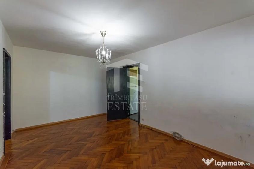 Apartament cu 3 camere semidecomandat în Mihai Bravu