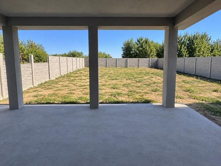 Duplex cu 5 camere cu Canalizare în Moșnița Nouă