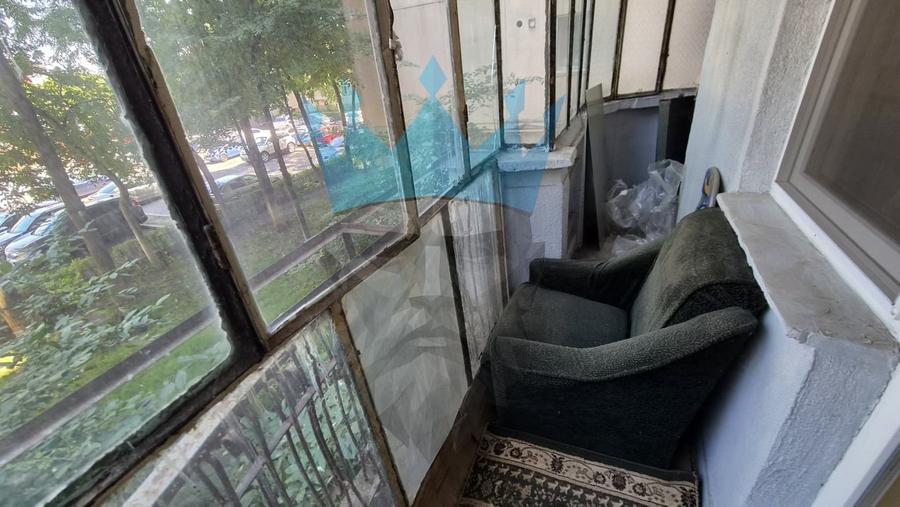 Apartament cu 3 camere decomandat, mobilat în Doamna Ghica