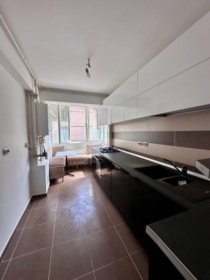 Apartament cu 2 camere decomandat în Berceni