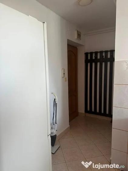 Apartament cu 2 camere nedecomandat în Decebal