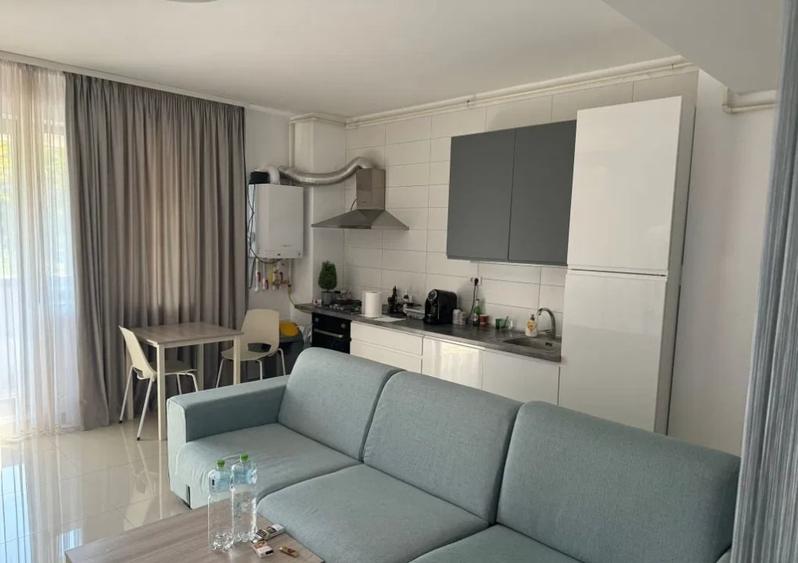 Apartament cu 2 camere semidecomandat, mobilat în City Park Mall