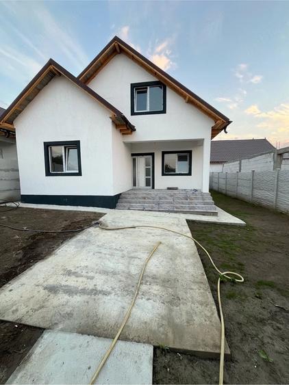 Casă cu Teren 250 Mp în Lumina