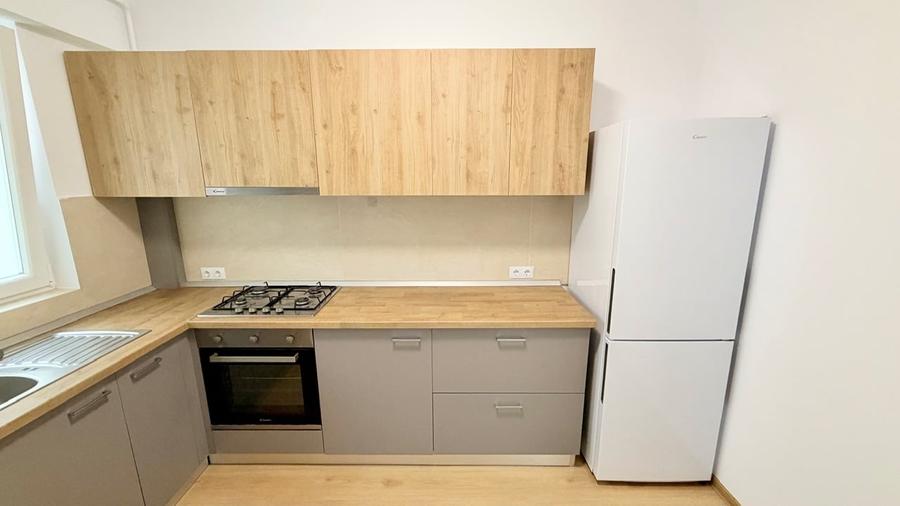 Apartament cu 4 camere semidecomandat în 13 Septembrie