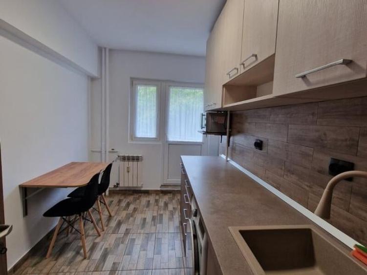 Apartament cu 2 camere decomandat, mobilat în Crângași