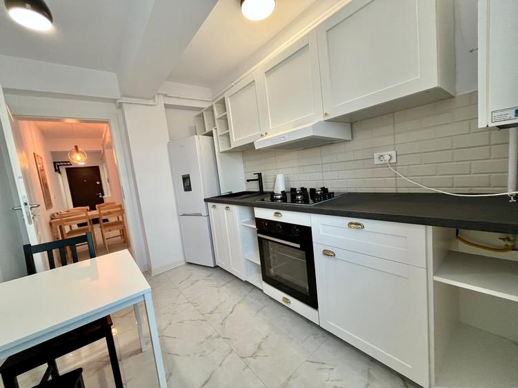 Apartament cu 2 camere semidecomandat în Valea Adâncă