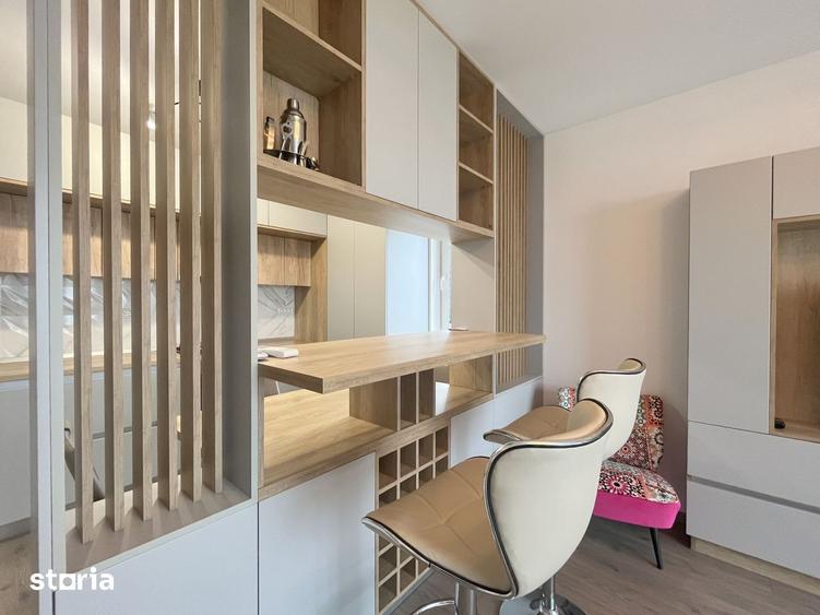 Apartament cu 3 camere semidecomandat, mobilat în Buziașului