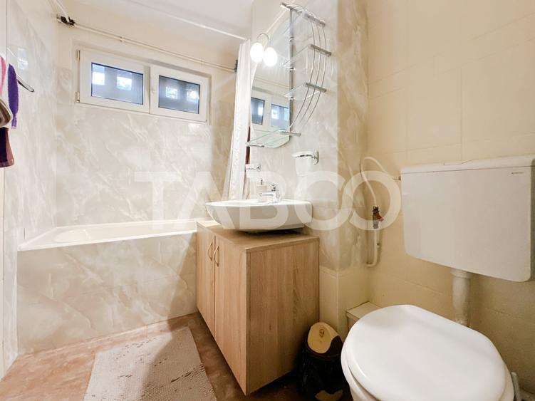Apartament cu 3 camere semidecomandat, mobilat în Gheorgheni