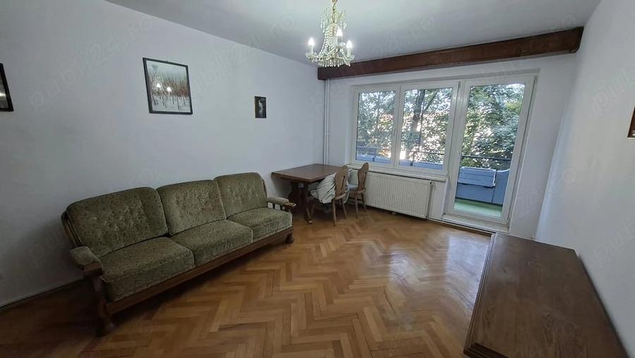 Apartament cu 3 camere decomandat în 7 Noiembrie