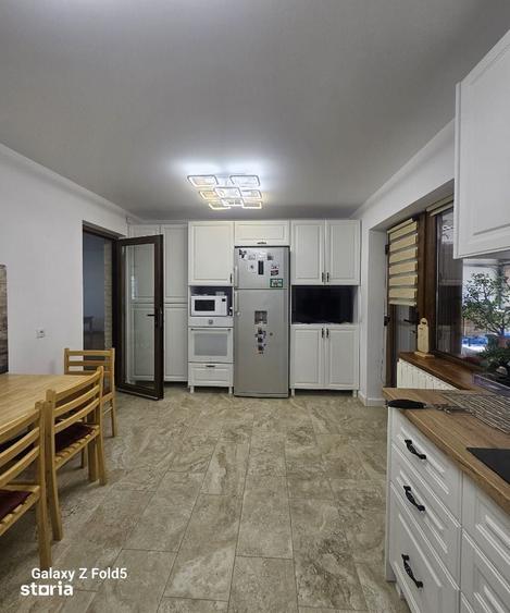 Casă cu 4 camere cu Teren 700 Mp în Cihei